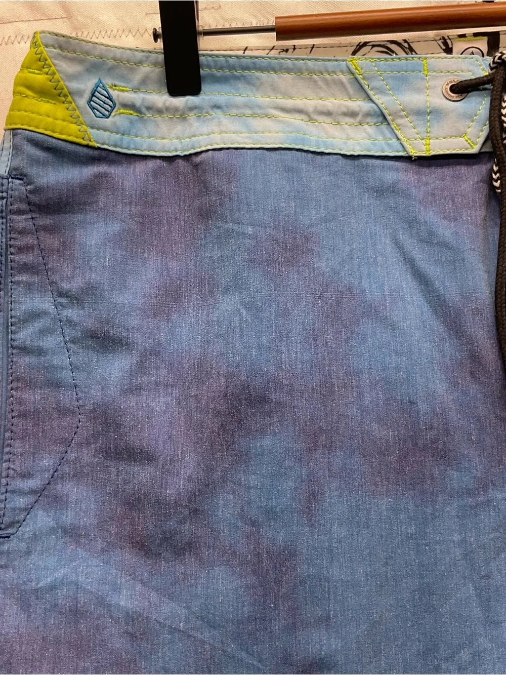 Volcom Slingers Men’s Board Short Trunks Size 34 Beach Resortwear vacation